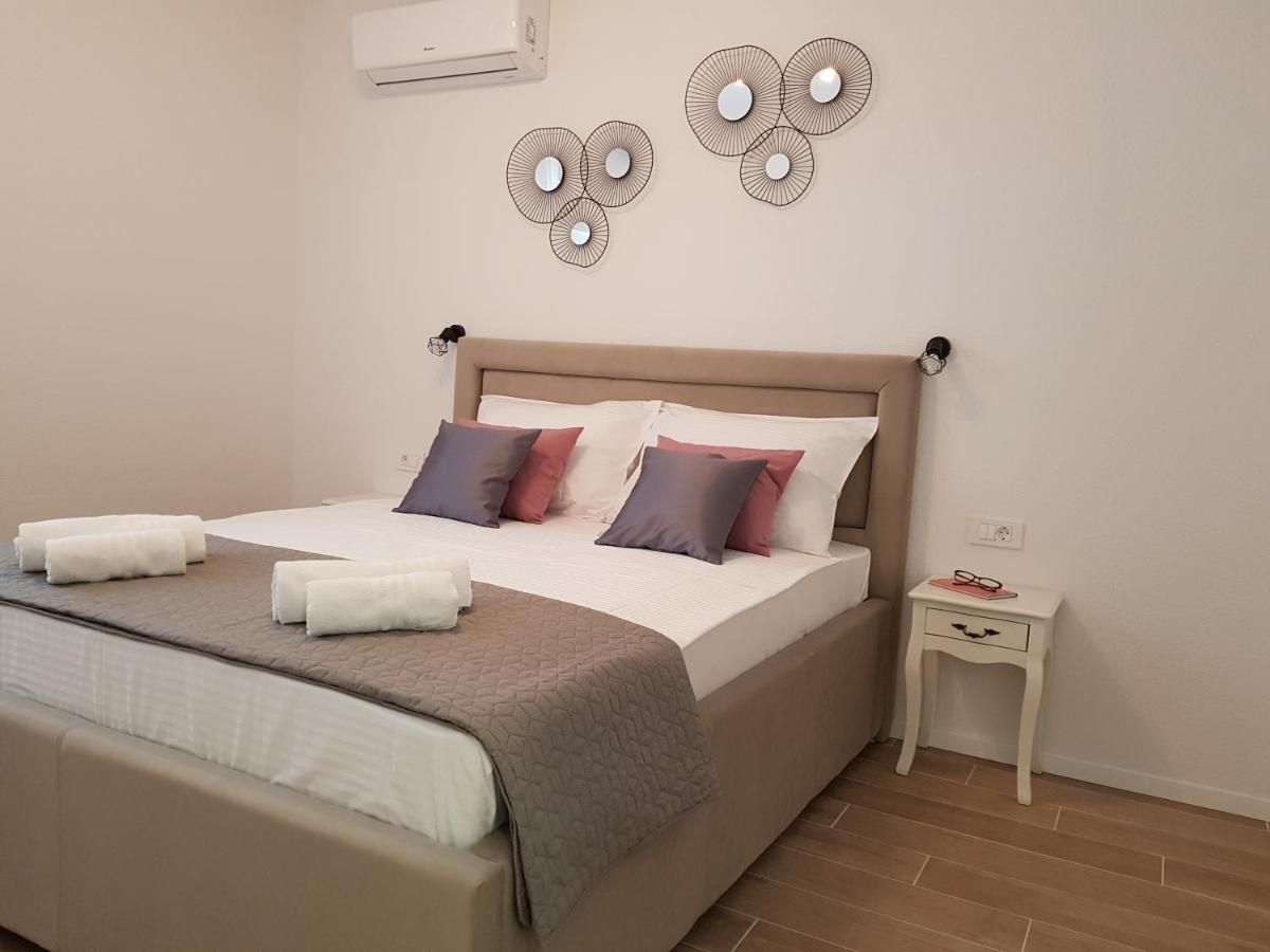 La Vista Apartments มีมิตเซ ภายนอก รูปภาพ
