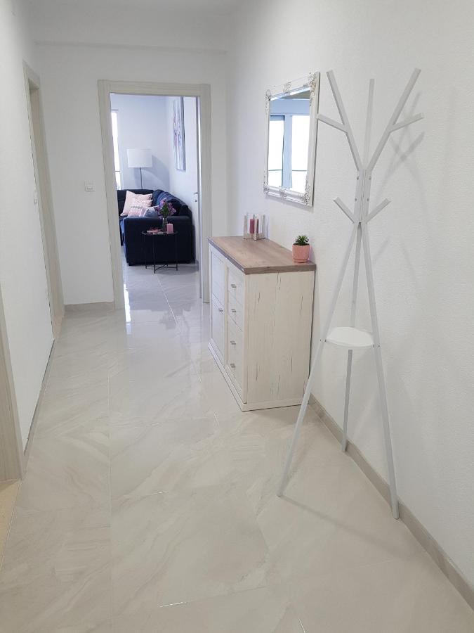 La Vista Apartments มีมิตเซ ภายนอก รูปภาพ