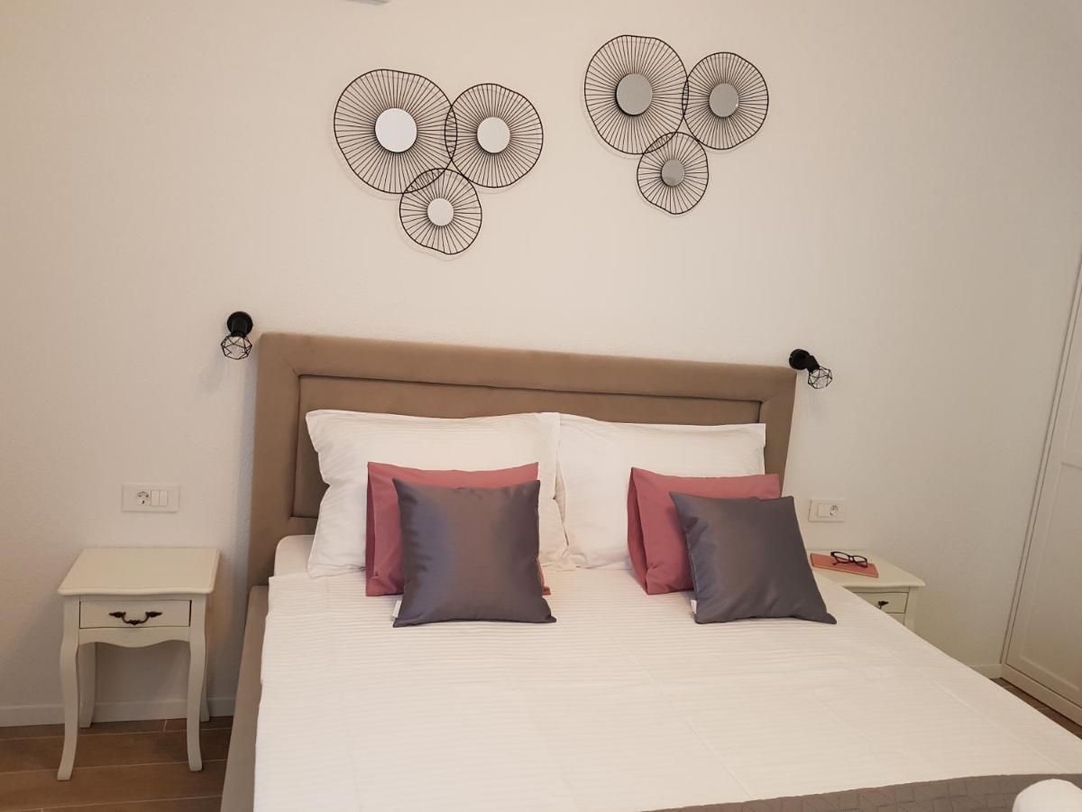 La Vista Apartments มีมิตเซ ภายนอก รูปภาพ