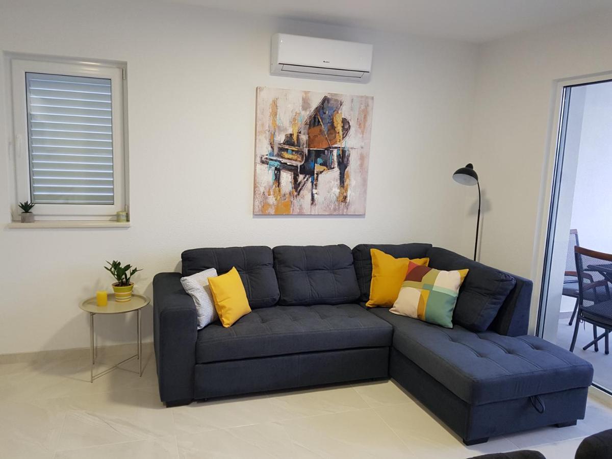 La Vista Apartments มีมิตเซ ภายนอก รูปภาพ