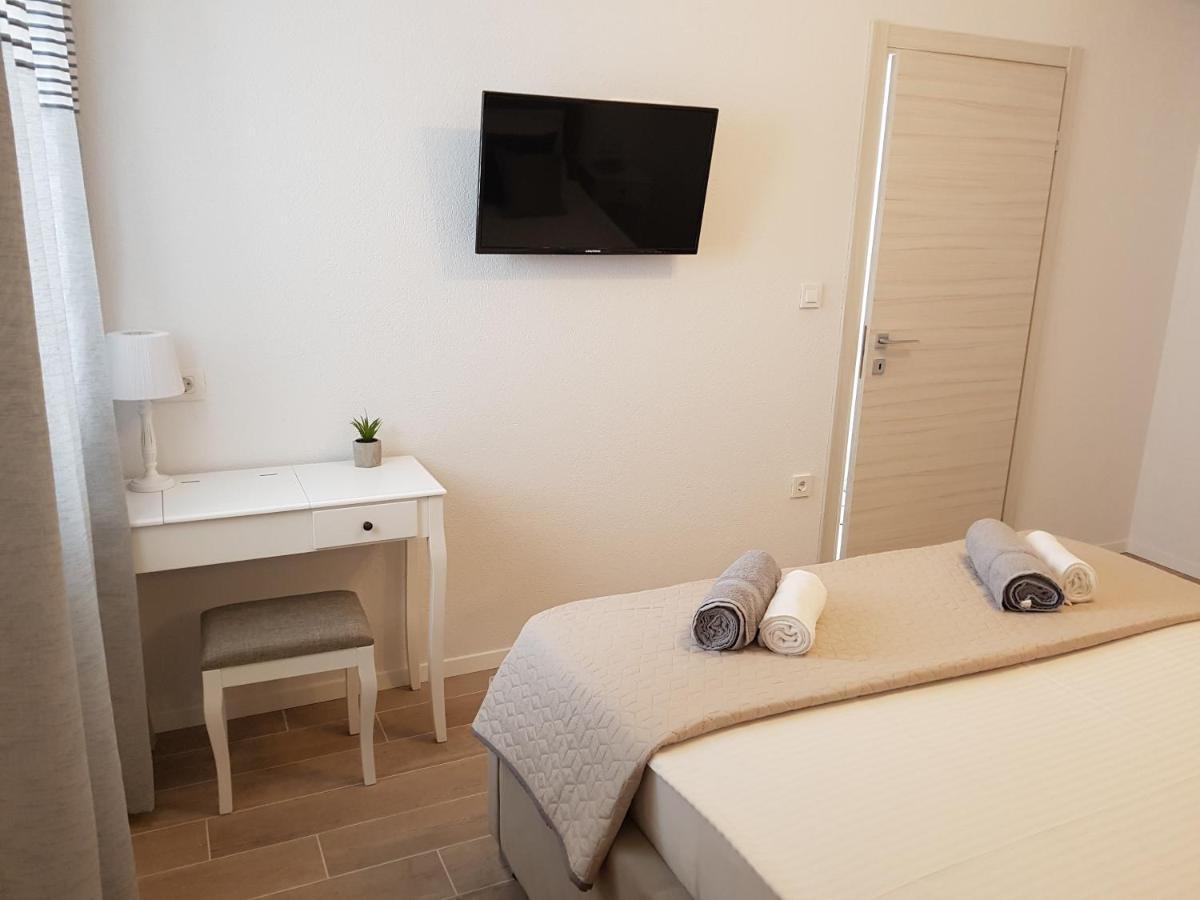 La Vista Apartments มีมิตเซ ภายนอก รูปภาพ