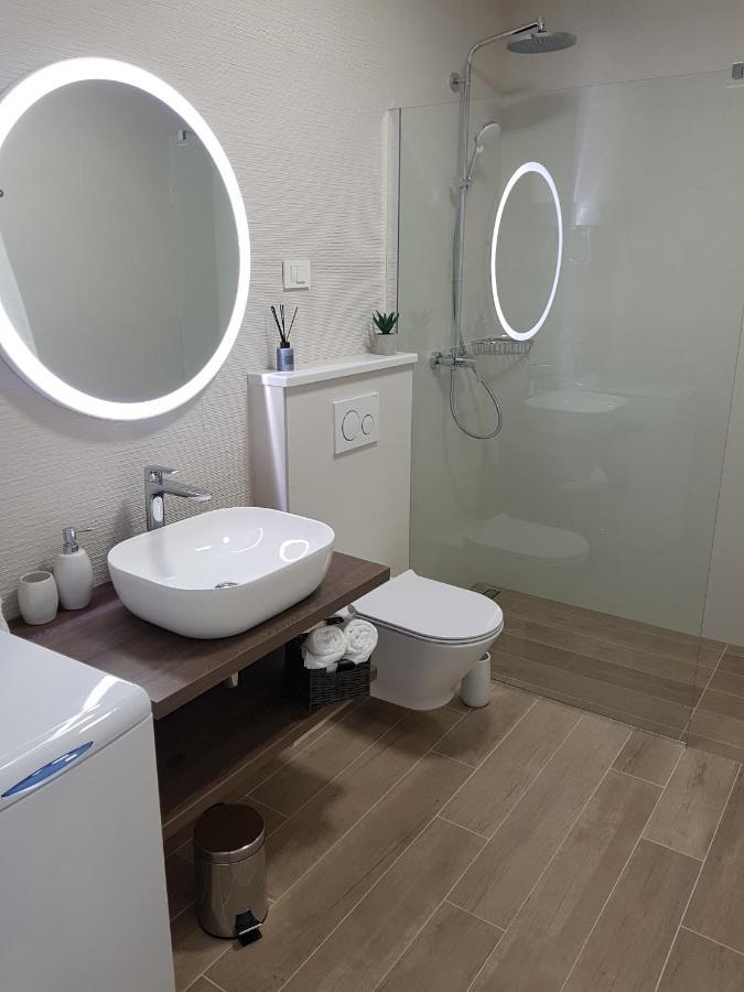 La Vista Apartments มีมิตเซ ภายนอก รูปภาพ