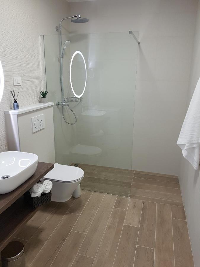 La Vista Apartments มีมิตเซ ภายนอก รูปภาพ