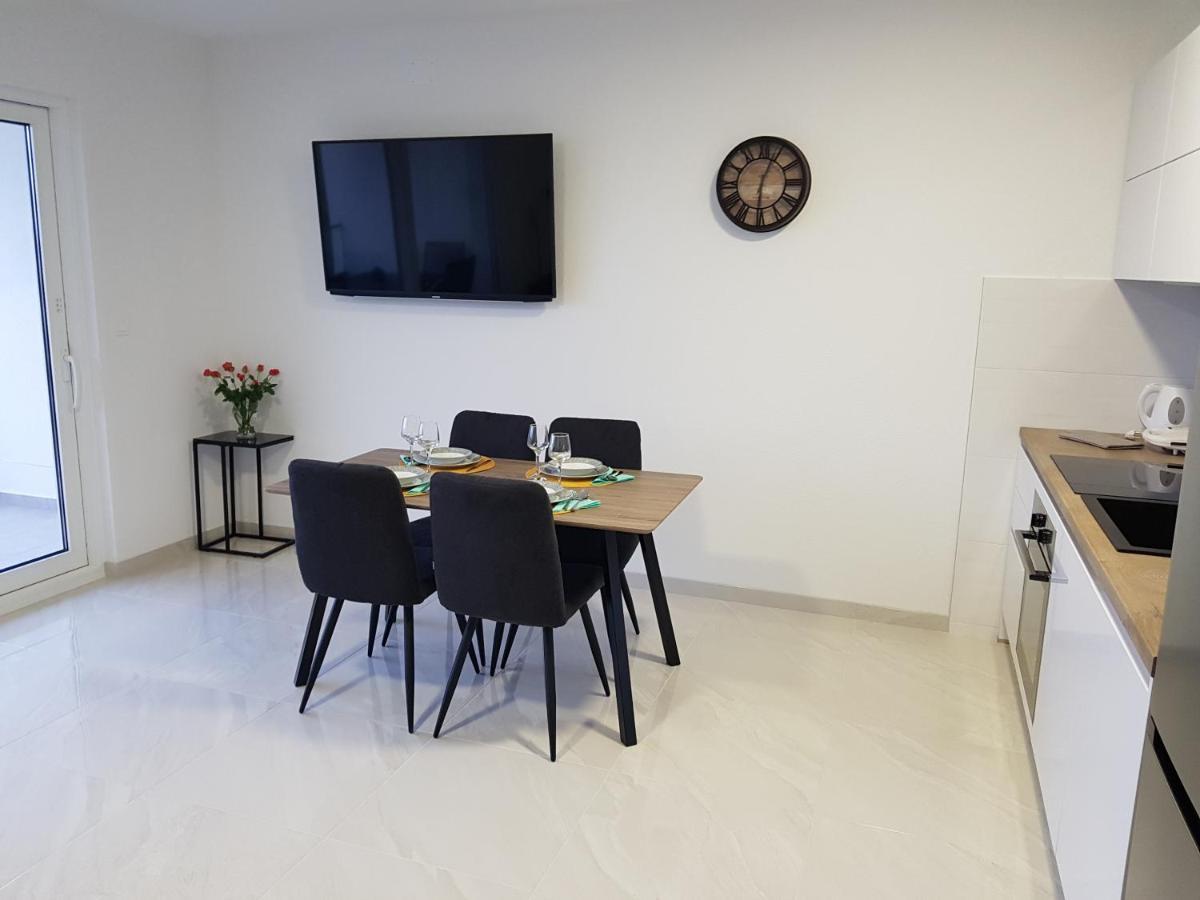 La Vista Apartments มีมิตเซ ภายนอก รูปภาพ
