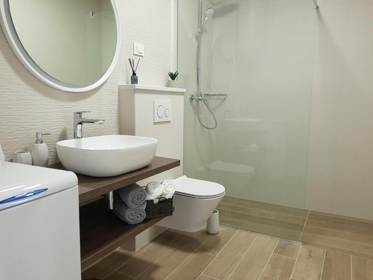 La Vista Apartments มีมิตเซ ภายนอก รูปภาพ