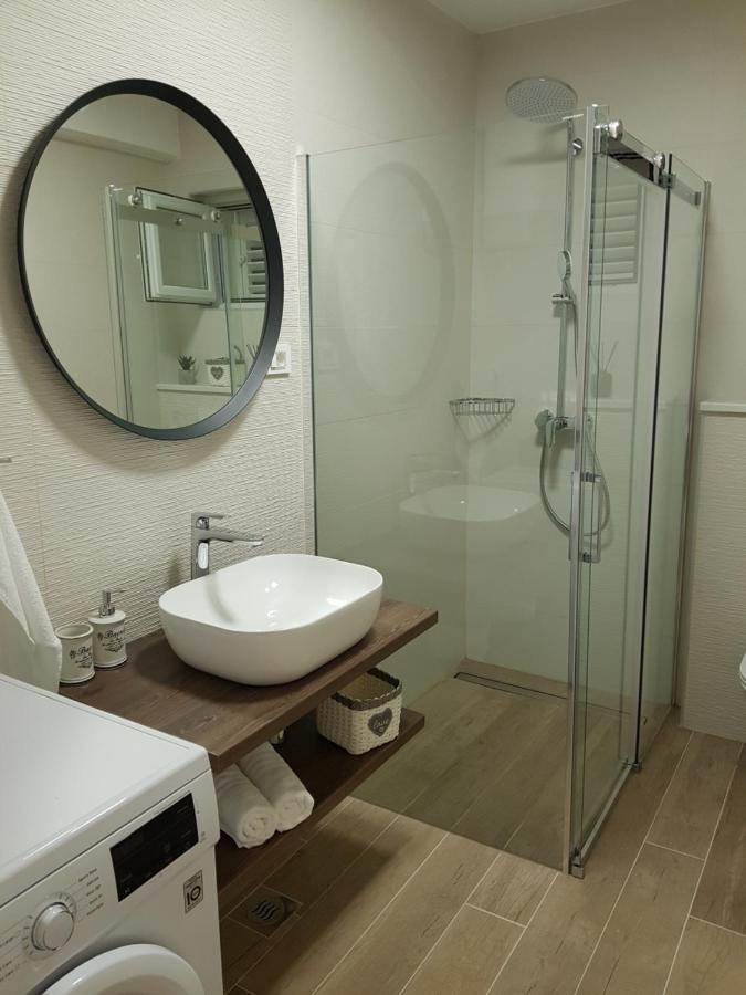 La Vista Apartments มีมิตเซ ภายนอก รูปภาพ