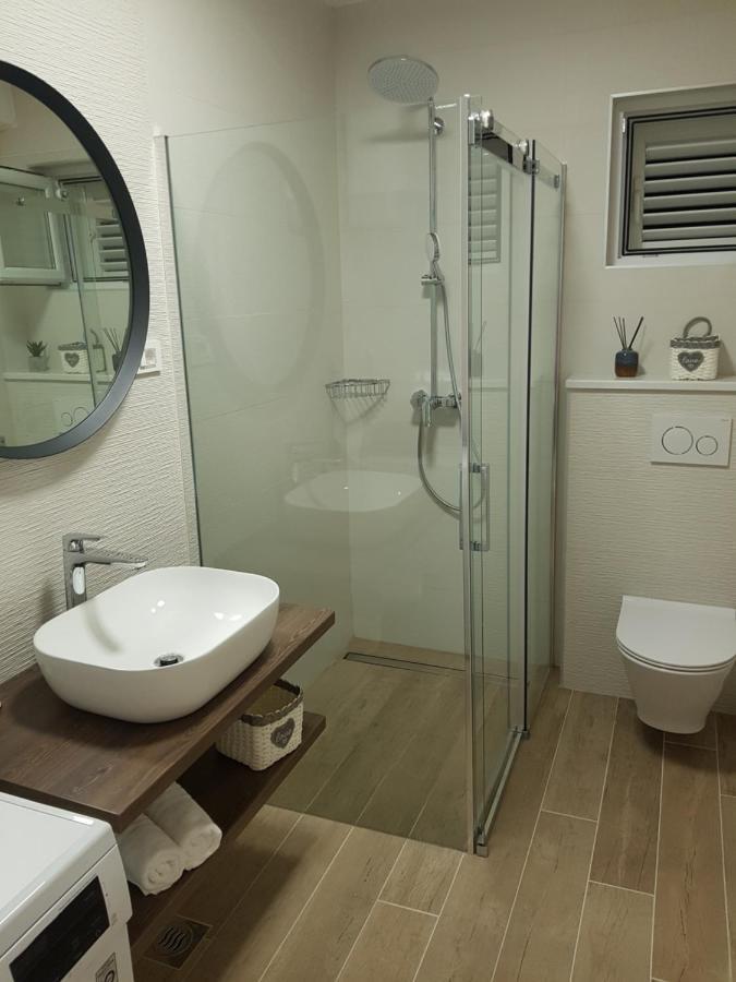 La Vista Apartments มีมิตเซ ภายนอก รูปภาพ